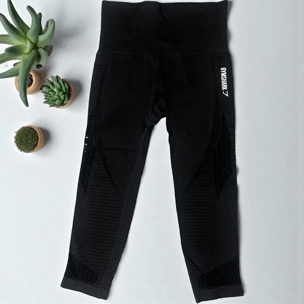 Gymshark Cropped Leggings Black High Waisted Workout Gym Activewear Size 4‎